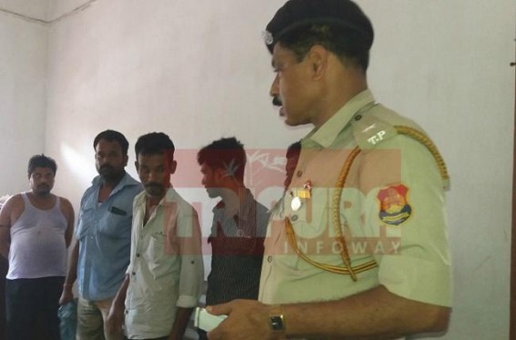 Gambling racket unearthed : 5 caught red handed
